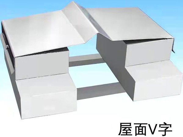 威海结构拉缝板由铝合金型材或不锈钢板制成